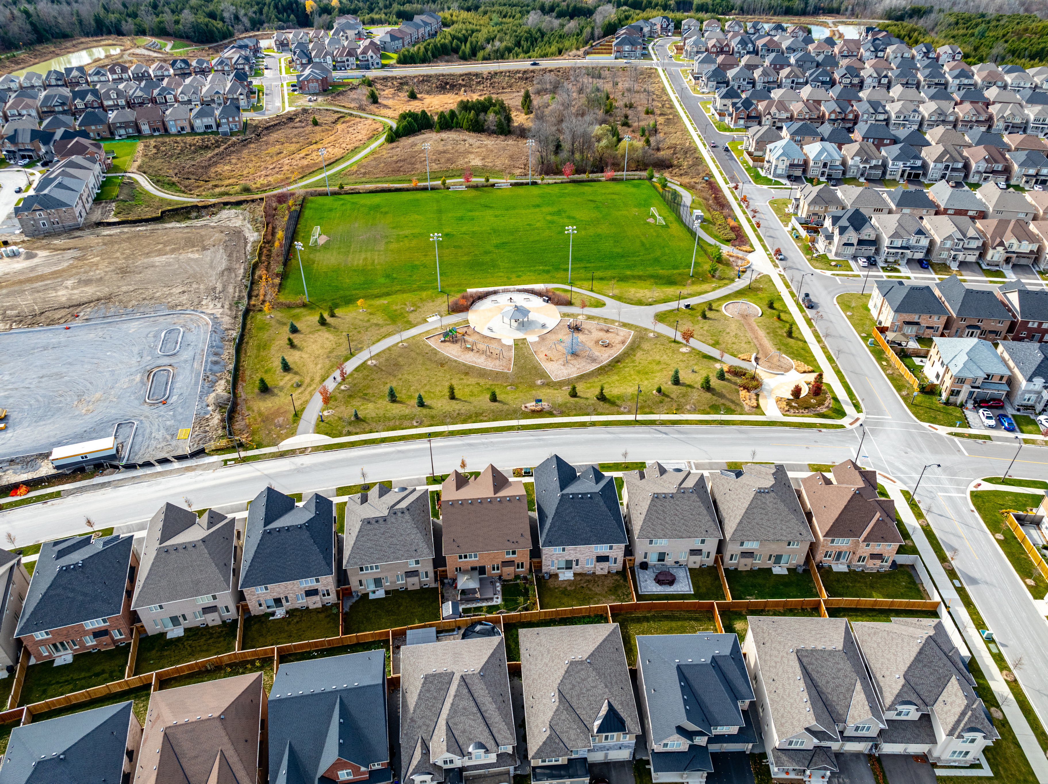 ew Houses in GTA (Greater Toronto Area), East Gwillimbury, Ontario, Canada.