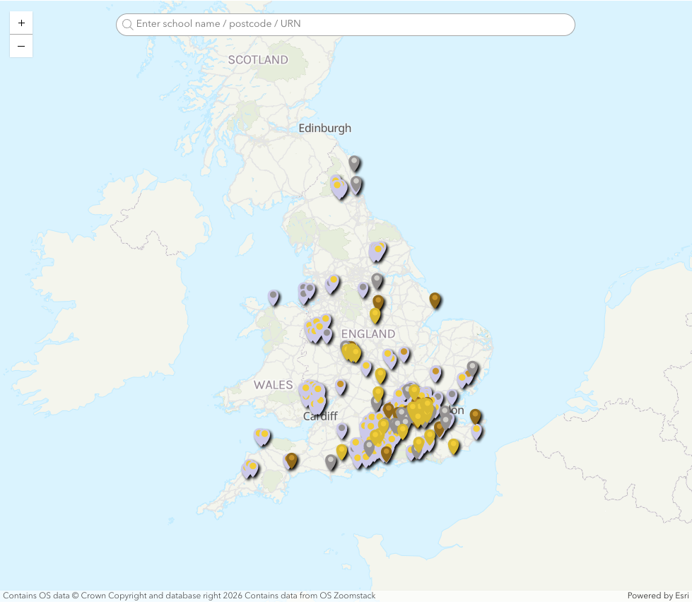 A public-facing webmap, demonstrating schools across the UK's smartphone-free policies.